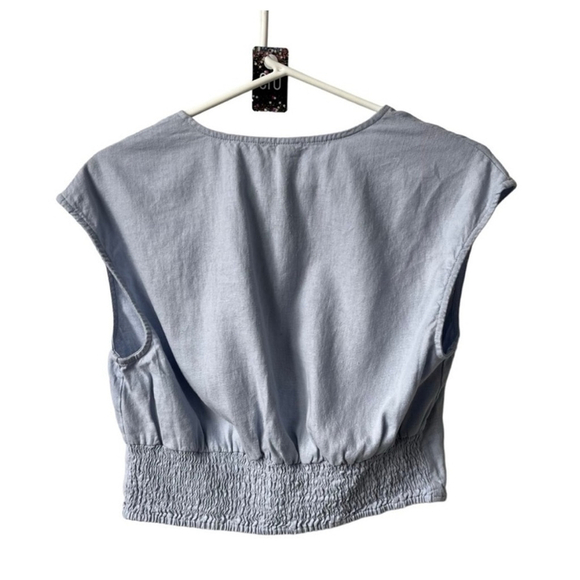 Dynamite linen blend Light Blue Knot Front crop Top NWT size medium - Picture 3 of 8